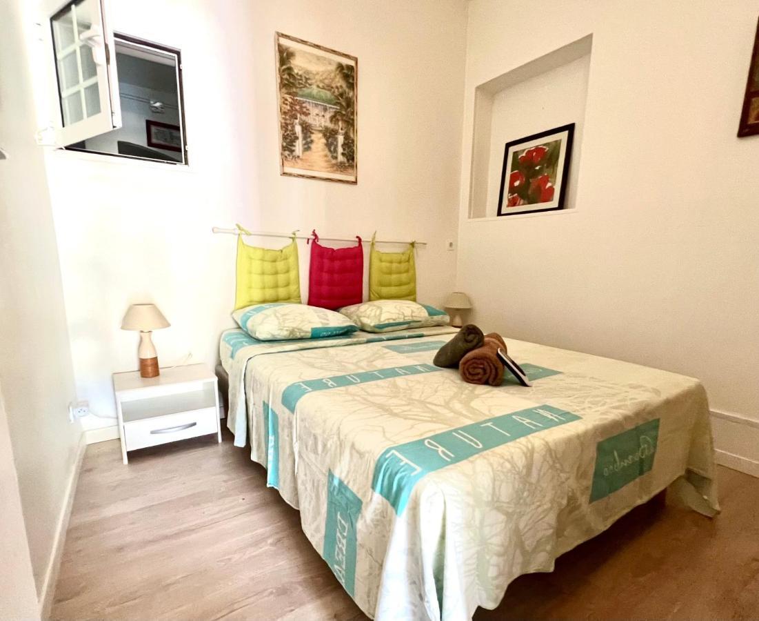 Ti Cabanon. Appartement Vue Mer A Deshaies. المظهر الخارجي الصورة